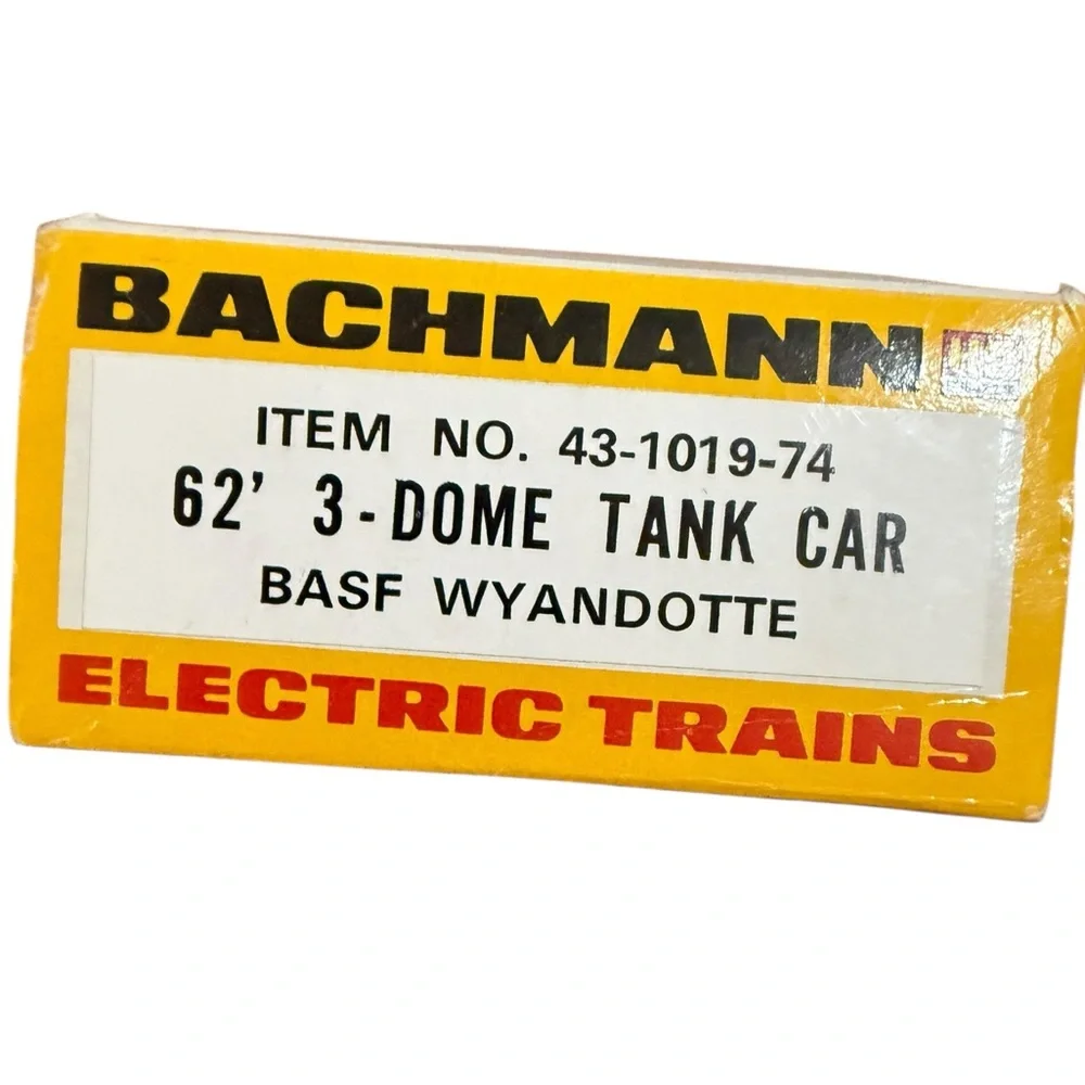 Bachmann HO 62’ 3-Dome Tank Car BASF Wyandotte UTLX 79179 NIB 1:87 Scale‎